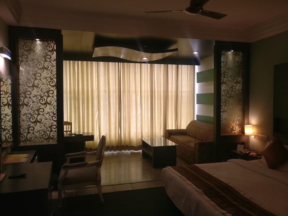 K C Residency Vaishnodevi Hotel Katra  Exterior foto