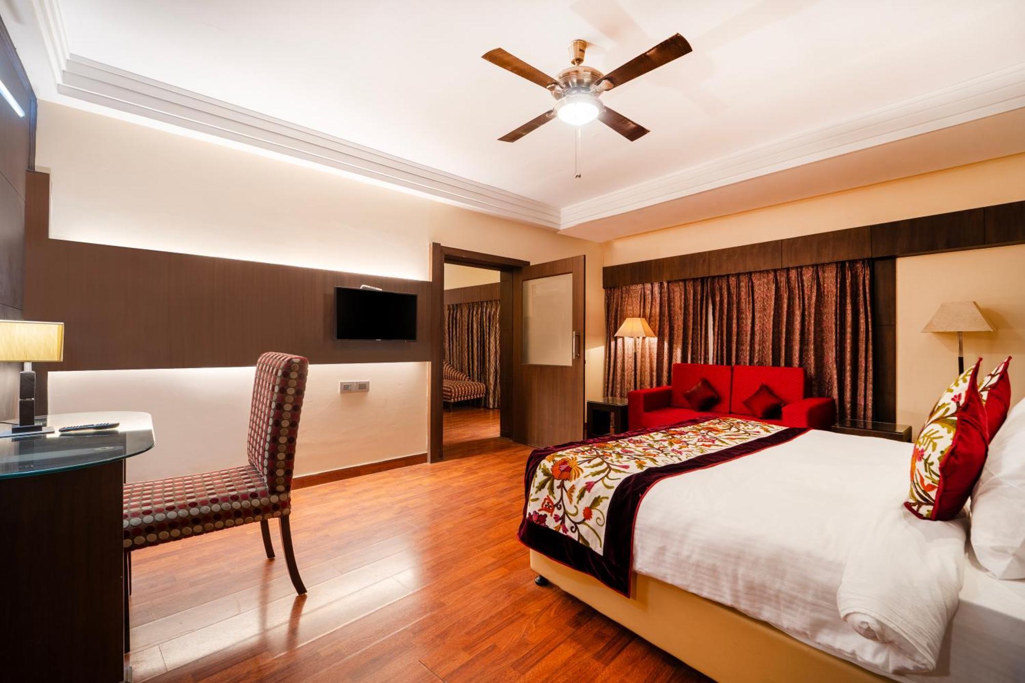 K C Residency Vaishnodevi Hotel Katra  Exterior foto