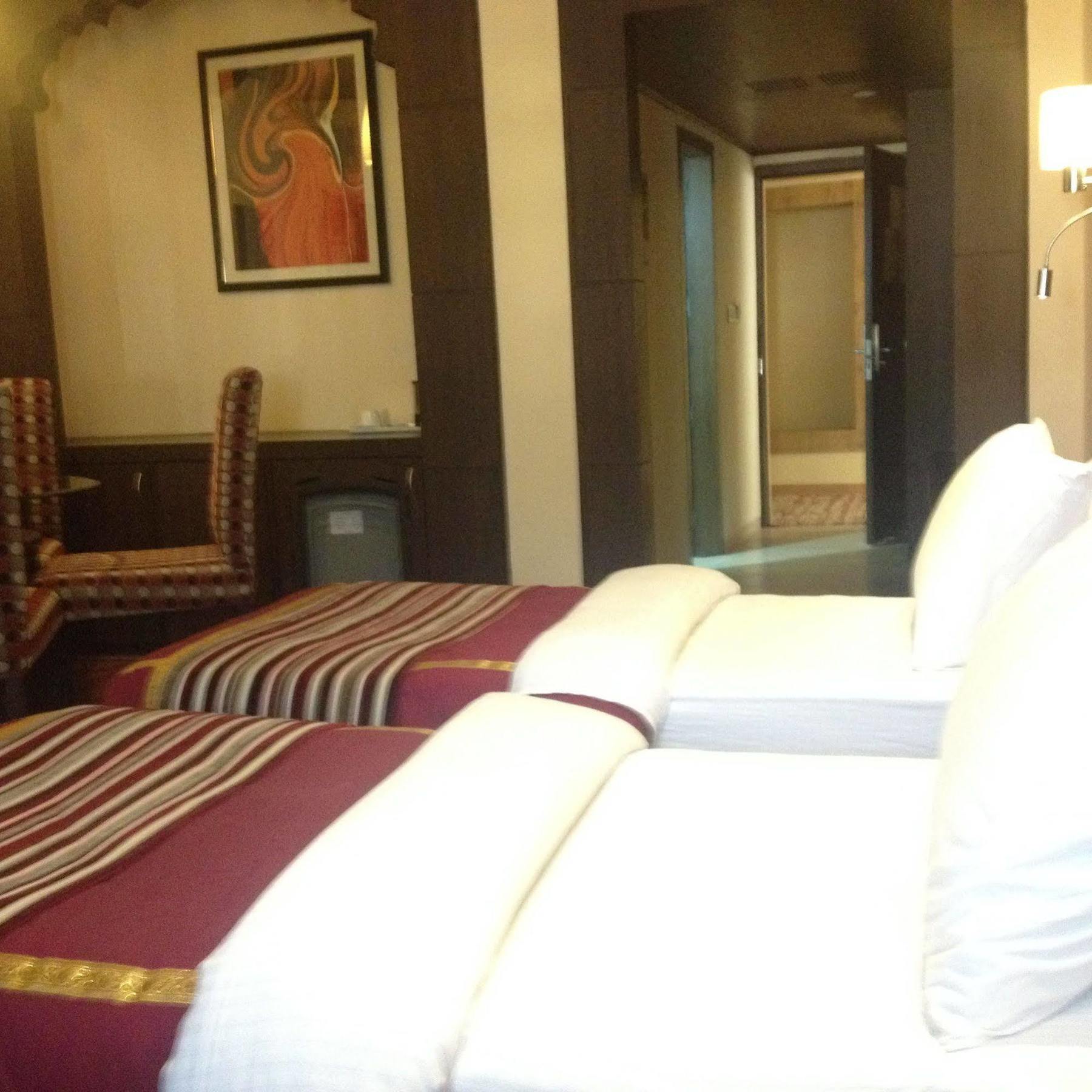 K C Residency Vaishnodevi Hotel Katra  Exterior foto