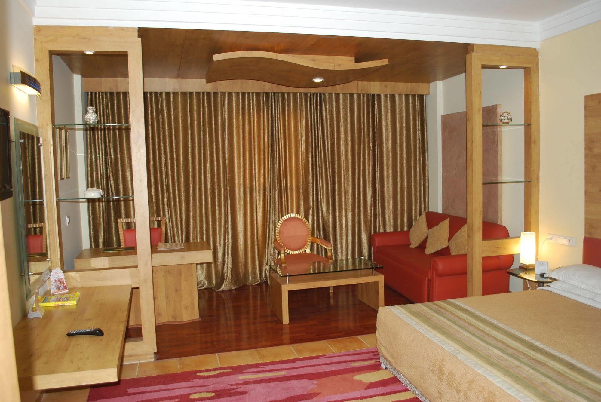K C Residency Vaishnodevi Hotel Katra  Exterior foto
